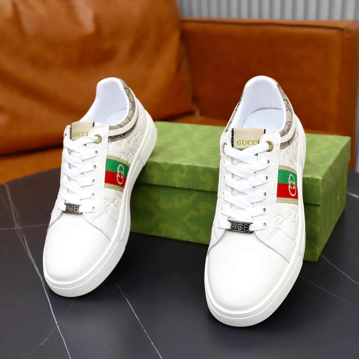 Ex-factory price: 440💰🙅‍♂️🙅‍♂️🙅‍♂️ Brand: GUCCI Standard code: 38-44 (45 customized) Grade: Same as the official website Material: Original material splicing Comfortable and breathable lining Lightweight and wear-resistant sports outsole Style category: Men's fashionable casual shoes Running sneakers Distinguished luxury brand elements Top luxury Color: actual picture color